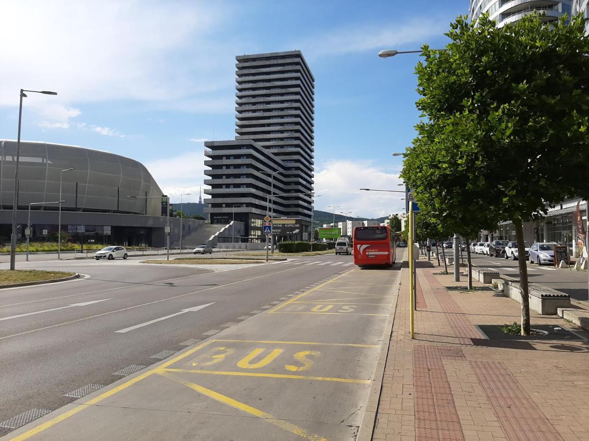 Apartment Cherry Bratislava & Free Parking Exterior foto