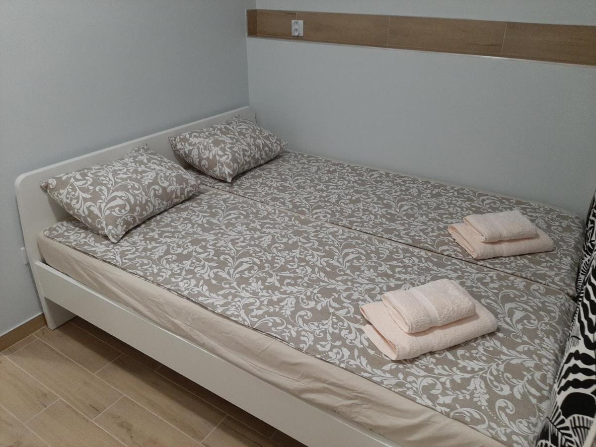 Apartment Cherry Bratislava & Free Parking Exterior foto