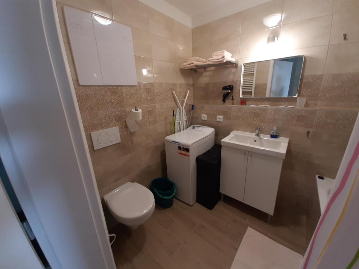 Apartment Cherry Bratislava & Free Parking Exterior foto