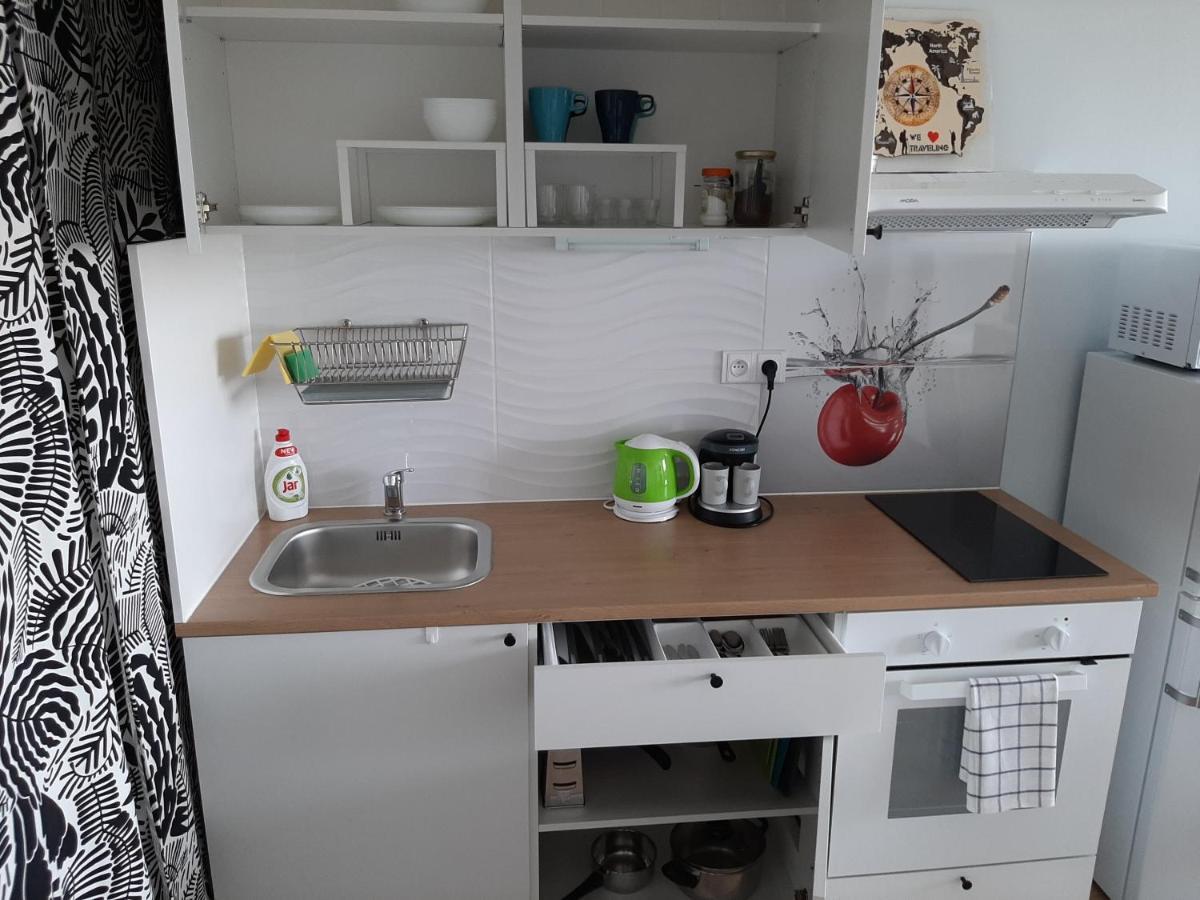 Apartment Cherry Bratislava & Free Parking Exterior foto